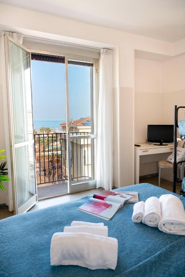 Hotel Selene - Vista Mare Riccione Exteriör bild