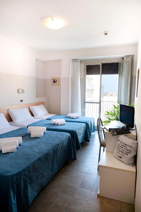 Hotel Selene - Vista Mare Riccione Rum bild