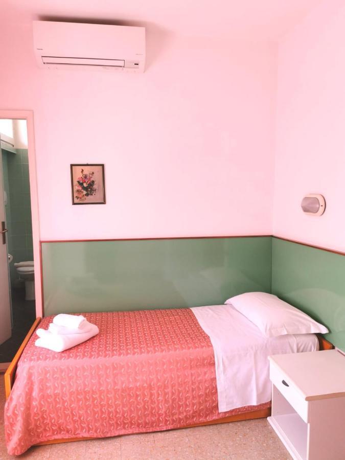 Hotel Selene - Vista Mare Riccione Rum bild