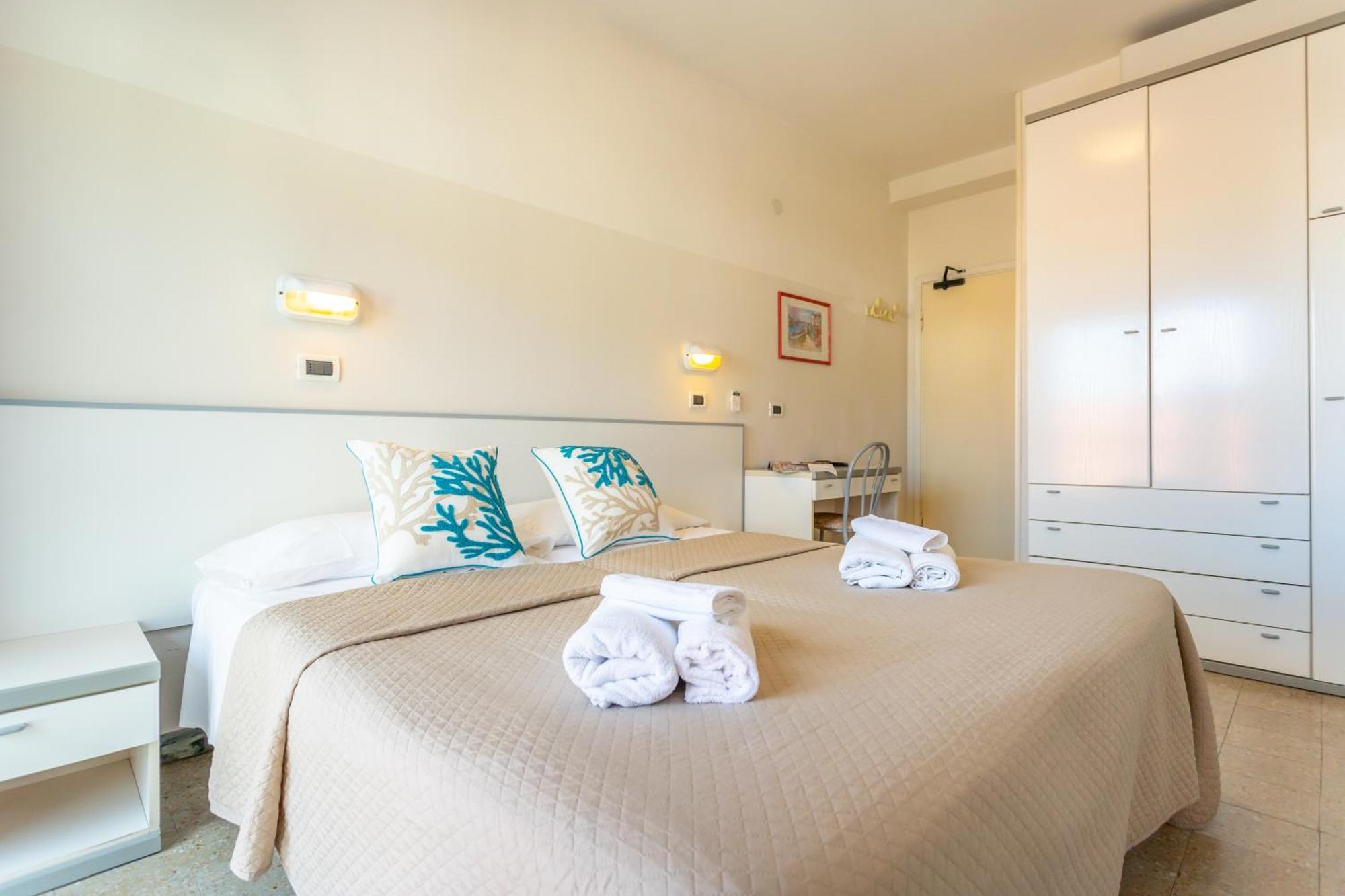 Hotel Selene - Vista Mare Riccione Exteriör bild