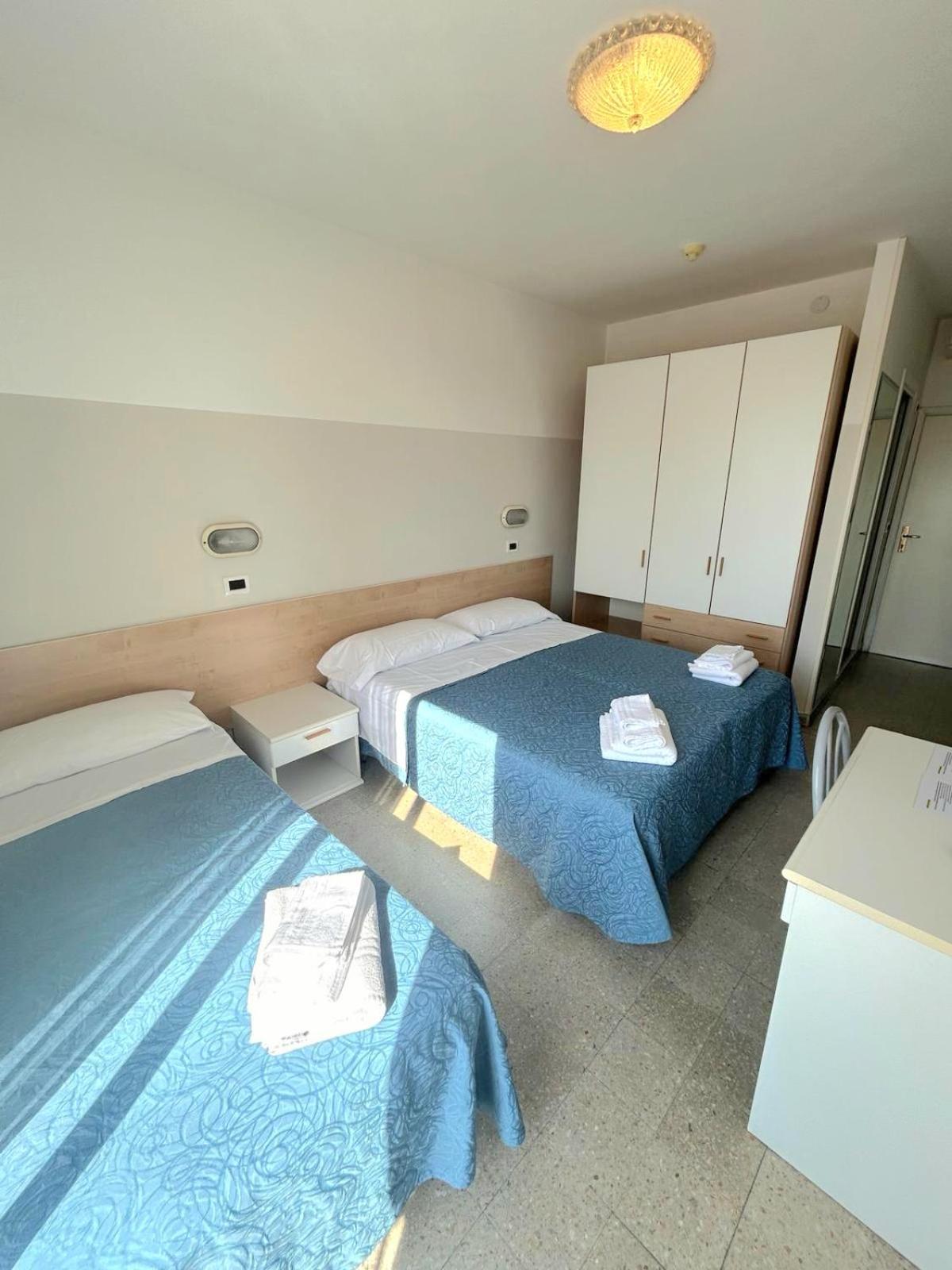 Hotel Selene - Vista Mare Riccione Rum bild